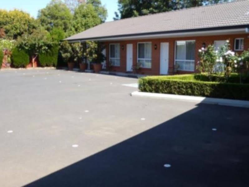 Akuna Motor Inn And Apartments Dubbo Exterior photo