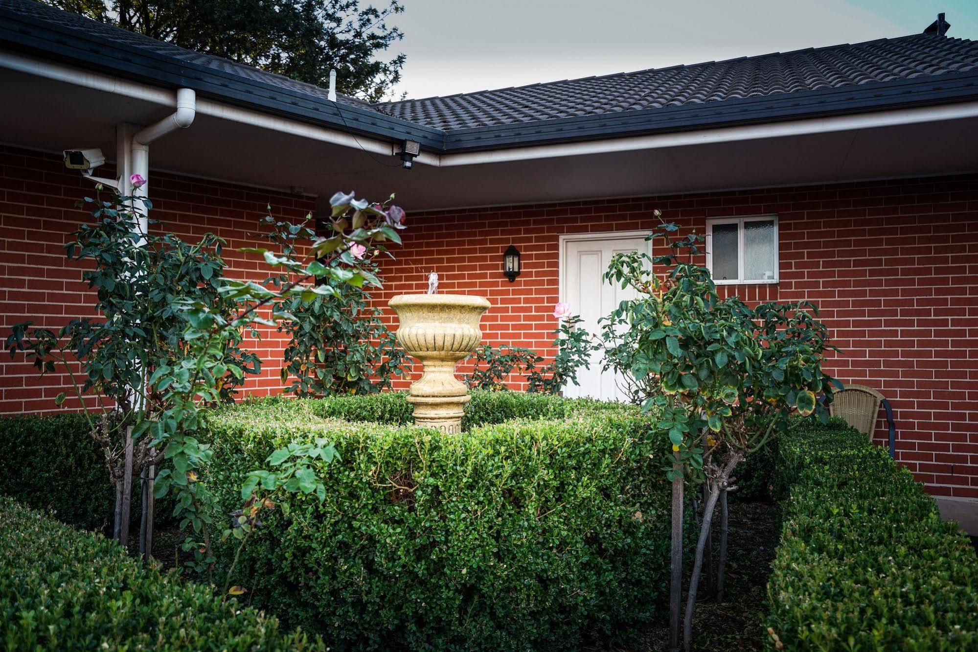Akuna Motor Inn And Apartments Dubbo Exterior photo