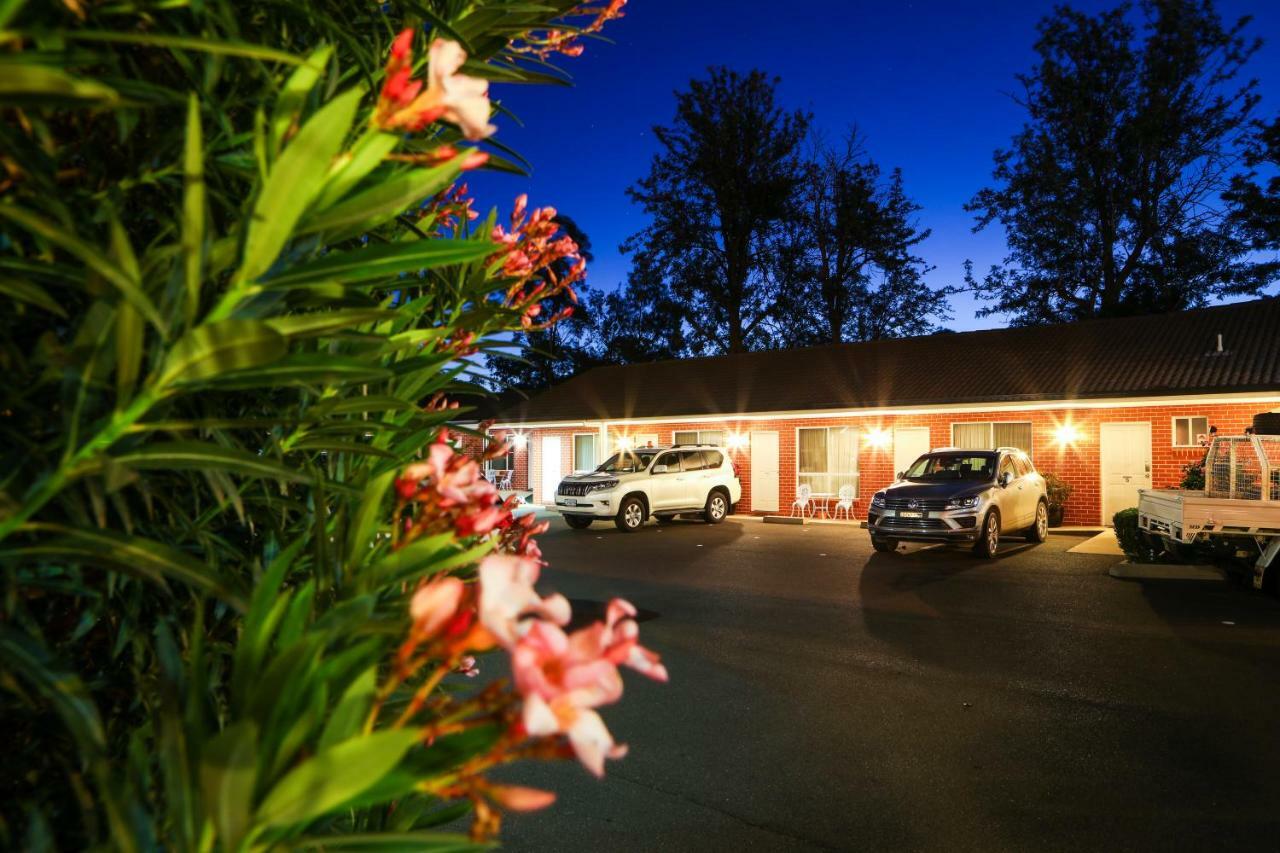 Akuna Motor Inn And Apartments Dubbo Exterior photo