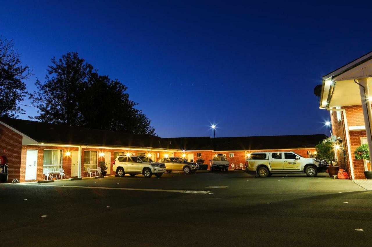 Akuna Motor Inn And Apartments Dubbo Exterior photo